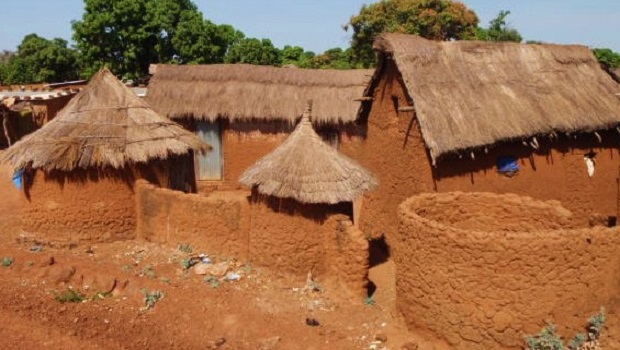 Fig. 3 : Mali, un village. Source : Douce Cahute