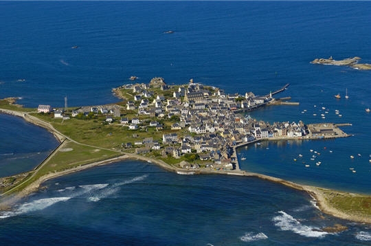 Fig. 1 : Île de Sein (Bretagne, France)