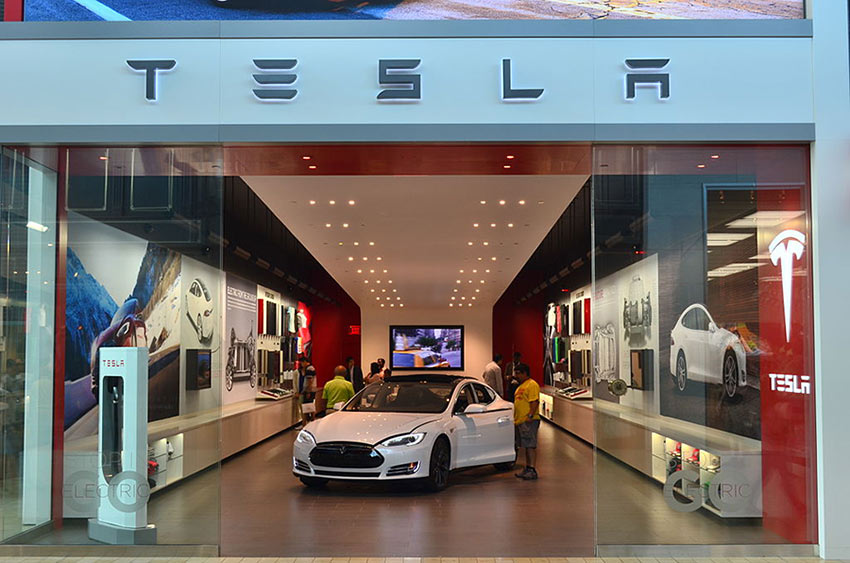 Image 3: Tesla store in Toronto, Canada – Source: Raysonho via Wikimedia Commons