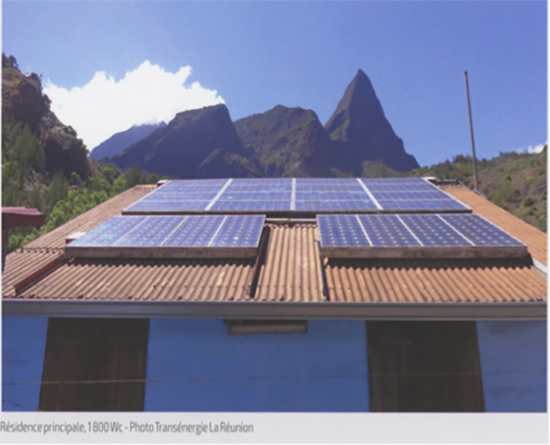 Fig. 9 : Exemples de SHS : « Solar Home Systems » (a)