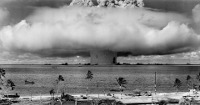 Fig. 1 : Essai d’arme nucléaire Fig. 1 : Essai d’arme nucléaire