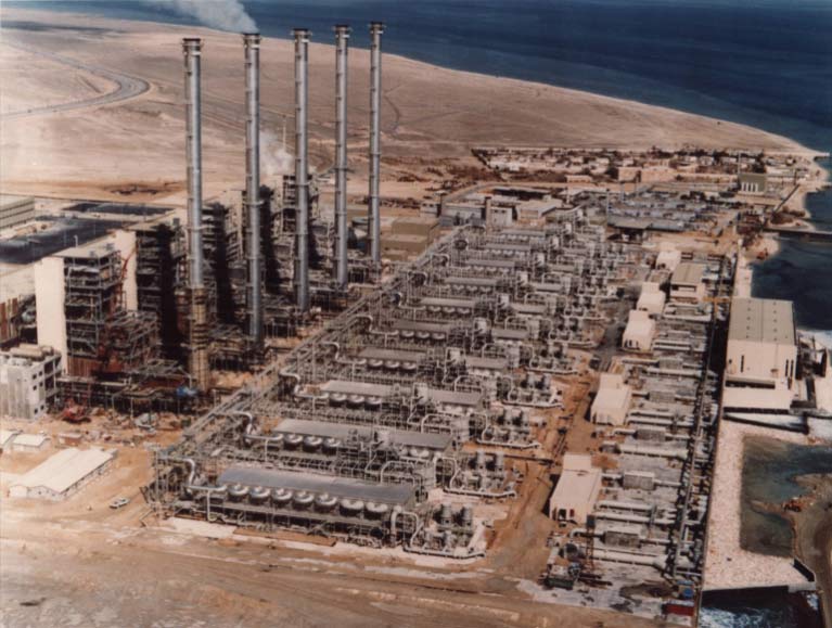 Fig. 11 : Usine de dessalement Al-Khobar II (Arabie saoudite) 223 000 m3/j MSF - source : Veolia-Sidem Encyclopédie énergie - dessalement - Usine de dessalement Al-Khobar II (Arabie saoudite)