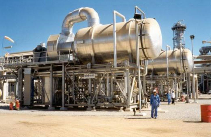 Fig. 16 : Usine de dessalement Al Ghalilah (Oman) 2 x 500 m3/j MVC - source : Veolia - Sidem Encyclopédie énergie - dessalement - Usine de dessalement Al Ghalilah (Oman)