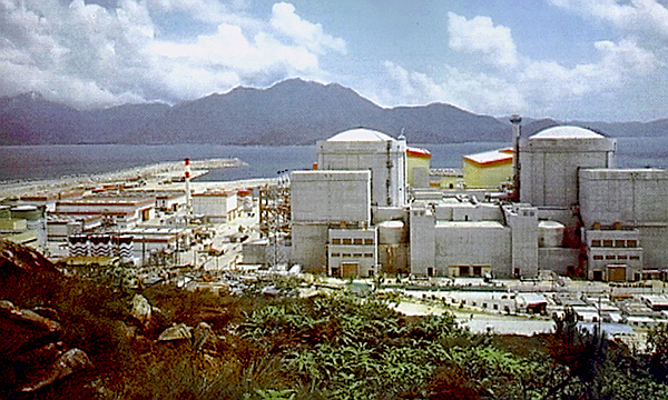 Fig. 3 : Centrale nucléaire de Daya Bay. [Source : Public domain]https://www.google.com/search?q=réacteur+nucléaire+chine+images&tbm=isch&source]