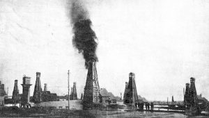 Fig. 5. Le gaz brûle en torchère. Source : Geological Society, London https://sp.lyellcollection.org/content/specpubgsl/465/1/1.1/F7.large.jpg 
